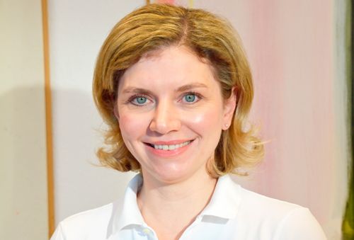 Dr. Julia Spohnholz